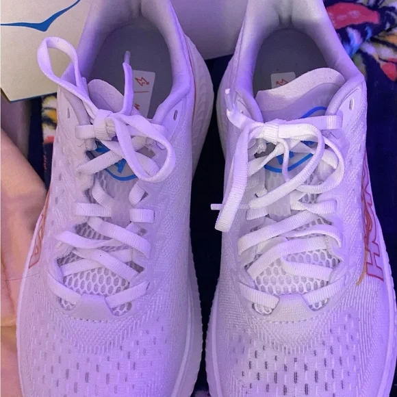 Hoka Women's White Running Shoes 8B - Picture 4 of 6